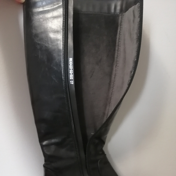 Regarde Women's Wedge Heel Black Boots - Picture 5 of 8